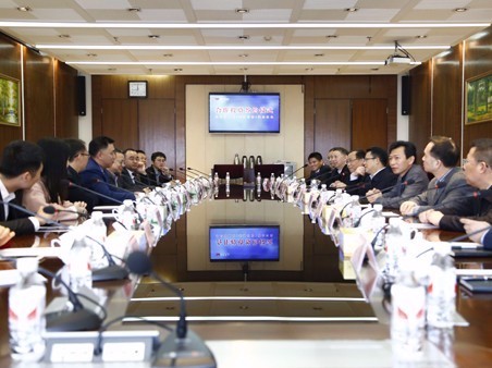 深圳rb88随行版集团和湖北宜化集团签署投资相助协议